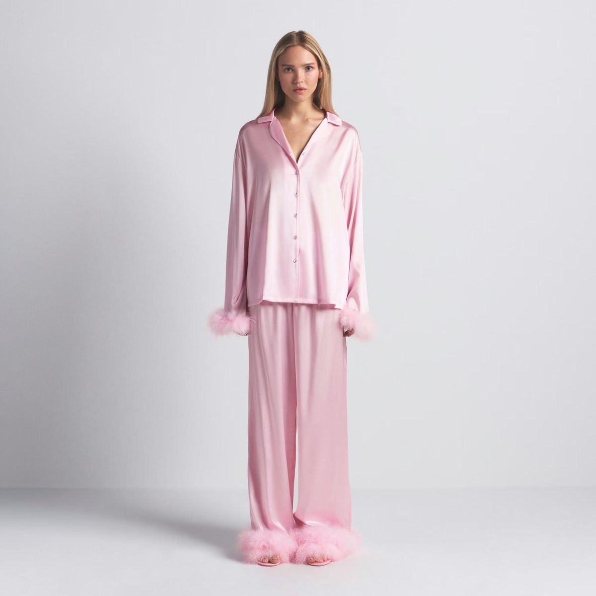 SILK SET WITH FEATHERS